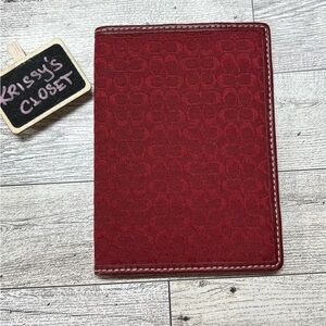 ✈️ Coach Passport Holder Jacquard Signature Logo